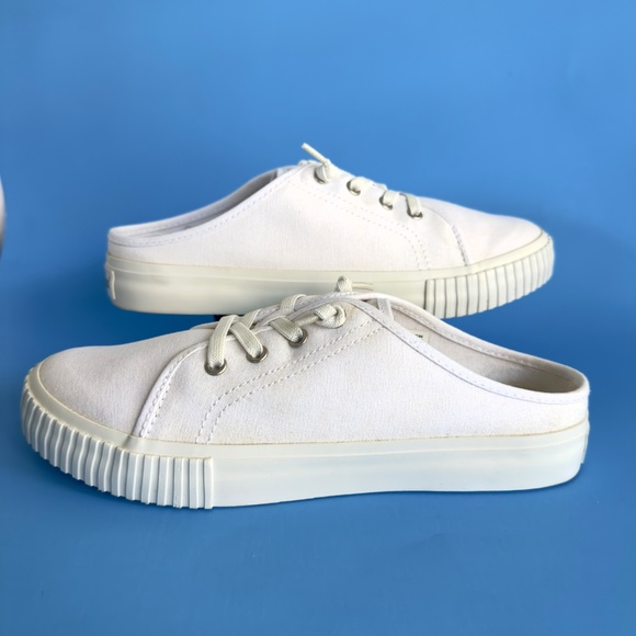 Timberline Skyla Bay White Canvas Mule Clog - Picture 3 of 6